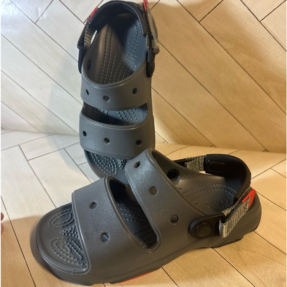 Crocs Classic All-Terrain Sandal Grey Size J2 Double Strap - Picture 2 of 6